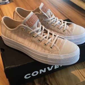 Converse Chuck Taylor Low Top Platform